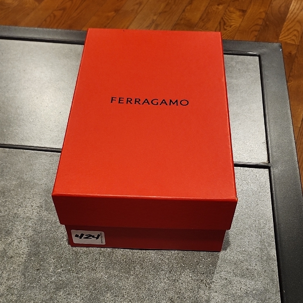 Ferragamo Red Gift Box - Picture 2 of 6